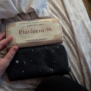 Platform 9¾ Themed Wallet - Black and Cream